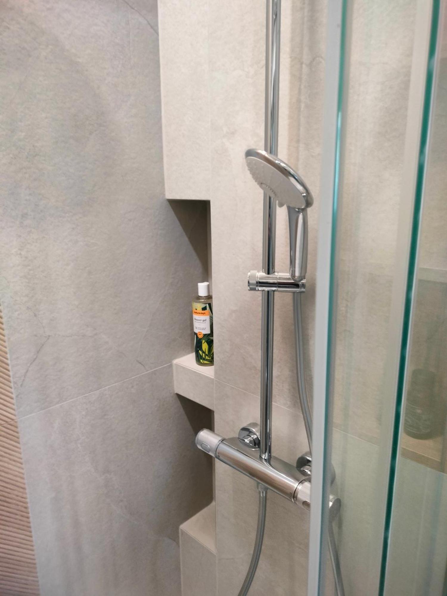 Apartament Paradise Zarzadzany Przez Gospodarza Osobe Fizyczna Self Check In Rzeszów Eksteriør bilde